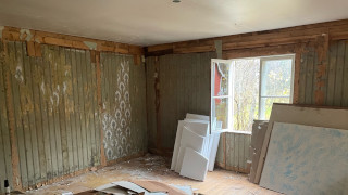 insidan halvt rivet torp